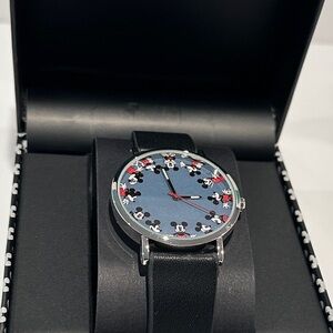 NWT Disney Mickey Mouse Men’s Silvertone Face with Black Leather Band Watch.